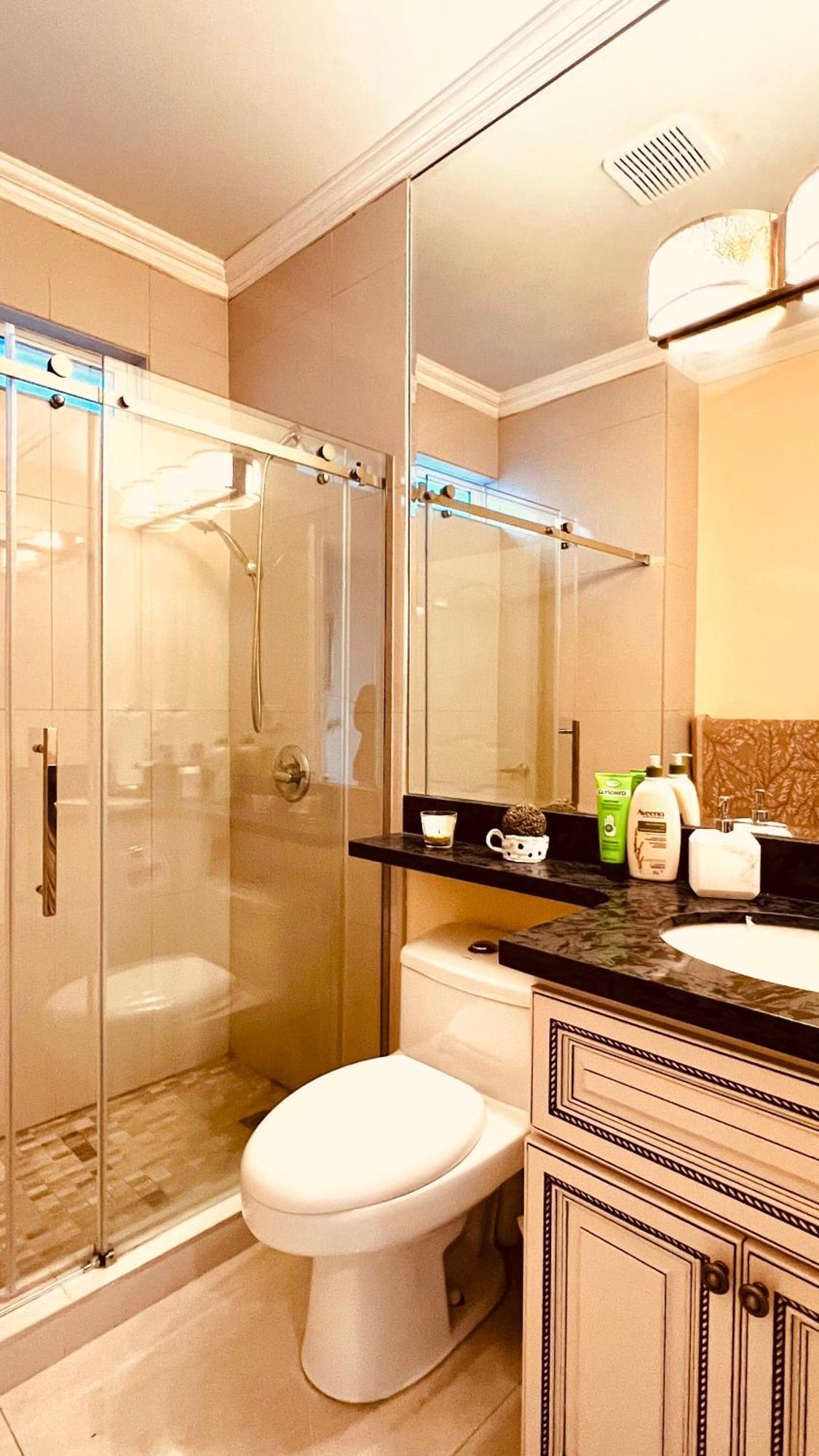 Coze Home In Vancouver Near Yvr 外观 照片